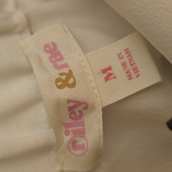 RILEY & RAE Black and WhitePolka Dot Bow Off-Shoulder Coquette Top - Picture 7 of 8